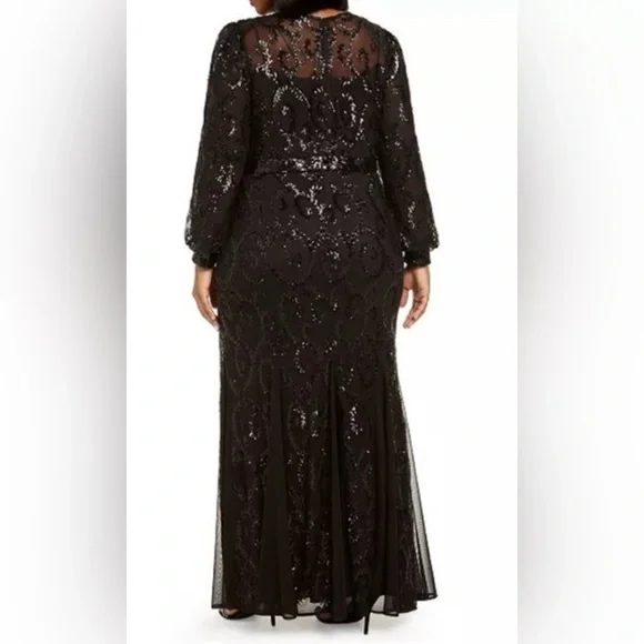 Plus Dress - Picture 4 of 7